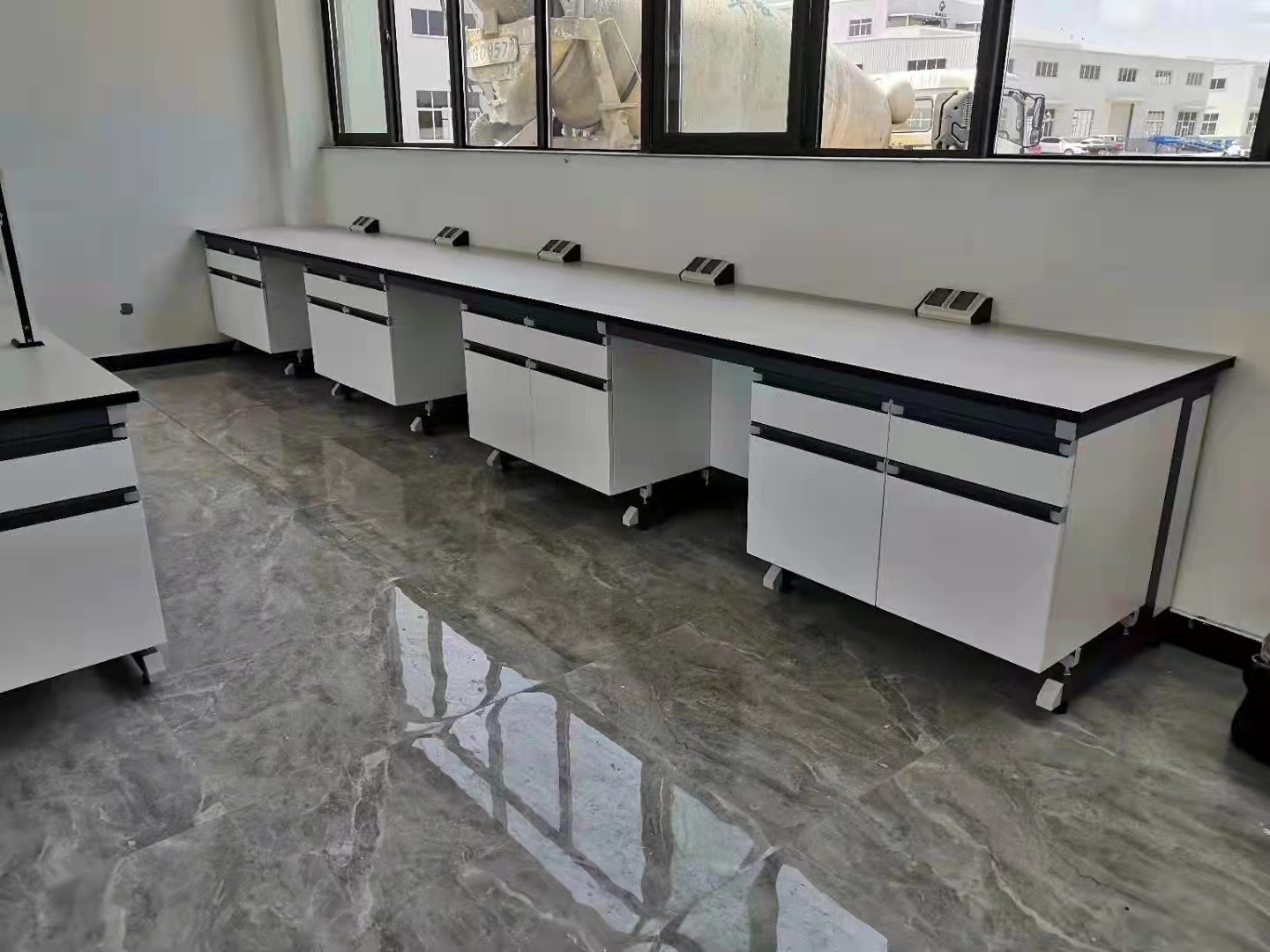 1650874265671166.jpg 鋼木邊臺(tái).jpg